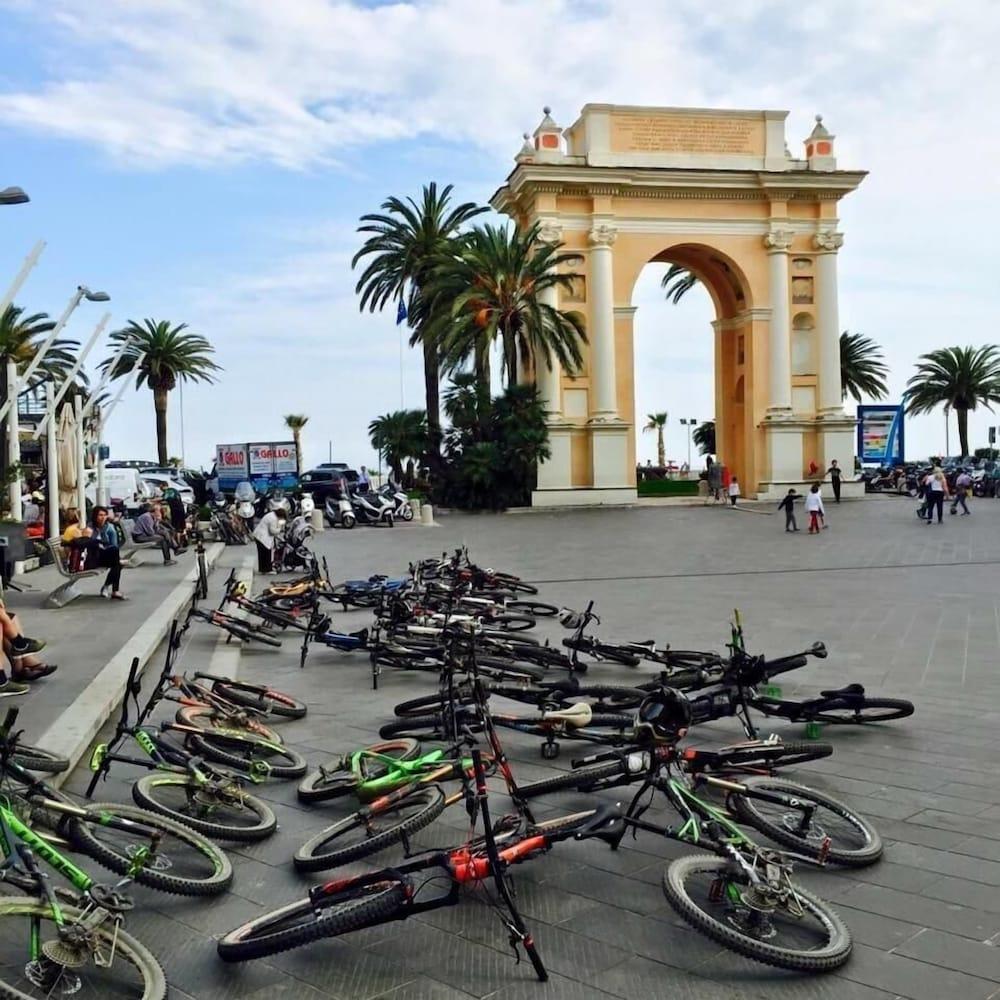 Hotel Internazionale Finale Ligure Eksteriør billede